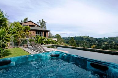 Award winning lodge/retreat for sale NZ